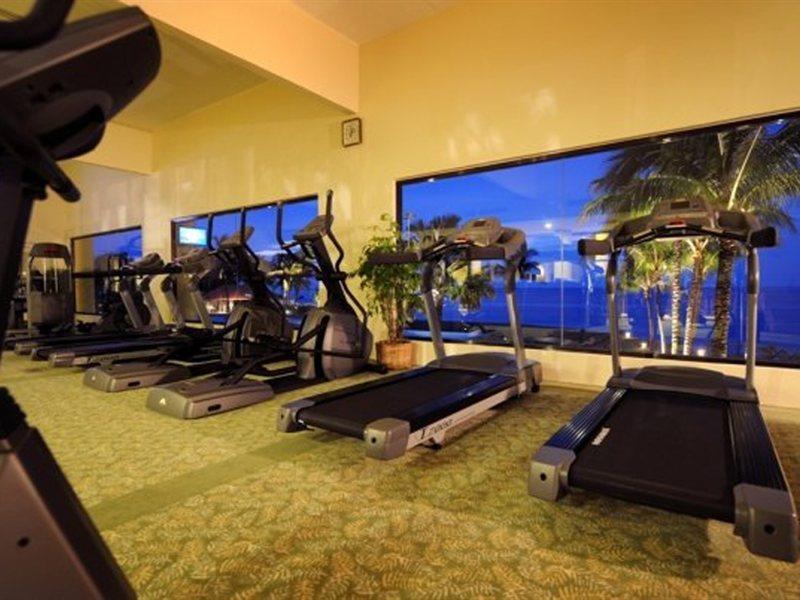 ดาไม ปูริ รีสอร์ท แอนด์ สปา กูชิง ภายนอก รูปภาพ The gym at the hotel