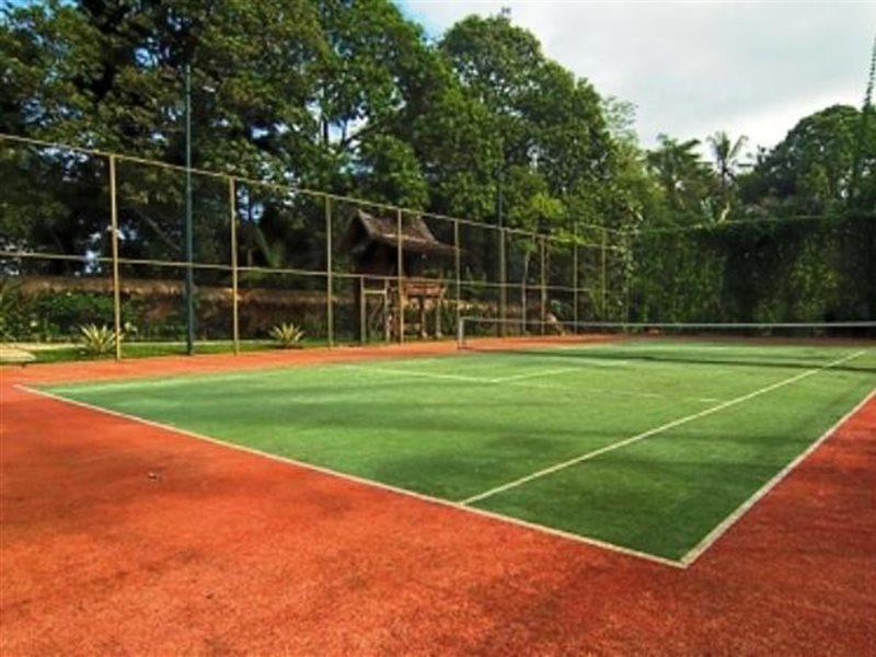 ดาไม ปูริ รีสอร์ท แอนด์ สปา กูชิง ภายนอก รูปภาพ Tennis court