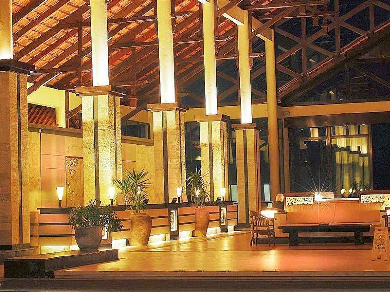 ดาไม ปูริ รีสอร์ท แอนด์ สปา กูชิง ภายนอก รูปภาพ The interior of the hotel