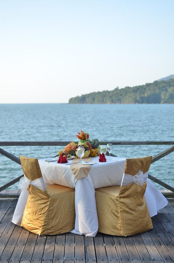 ดาไม ปูริ รีสอร์ท แอนด์ สปา กูชิง ภายนอก รูปภาพ A view of the resort