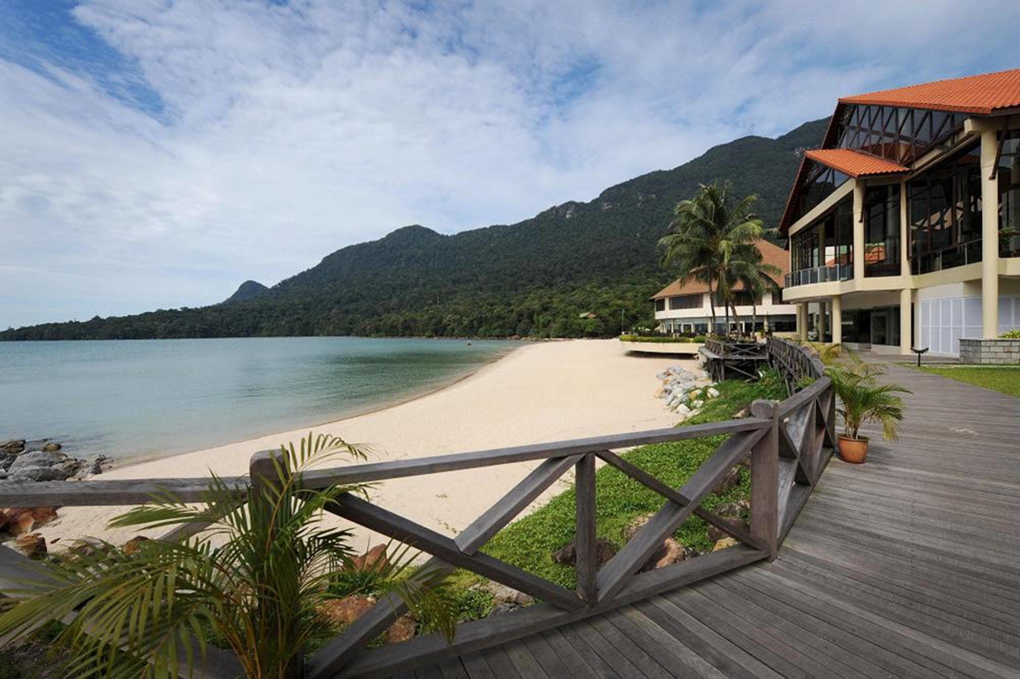 ดาไม ปูริ รีสอร์ท แอนด์ สปา กูชิง ภายนอก รูปภาพ The beach at Pangkor Laut Resort