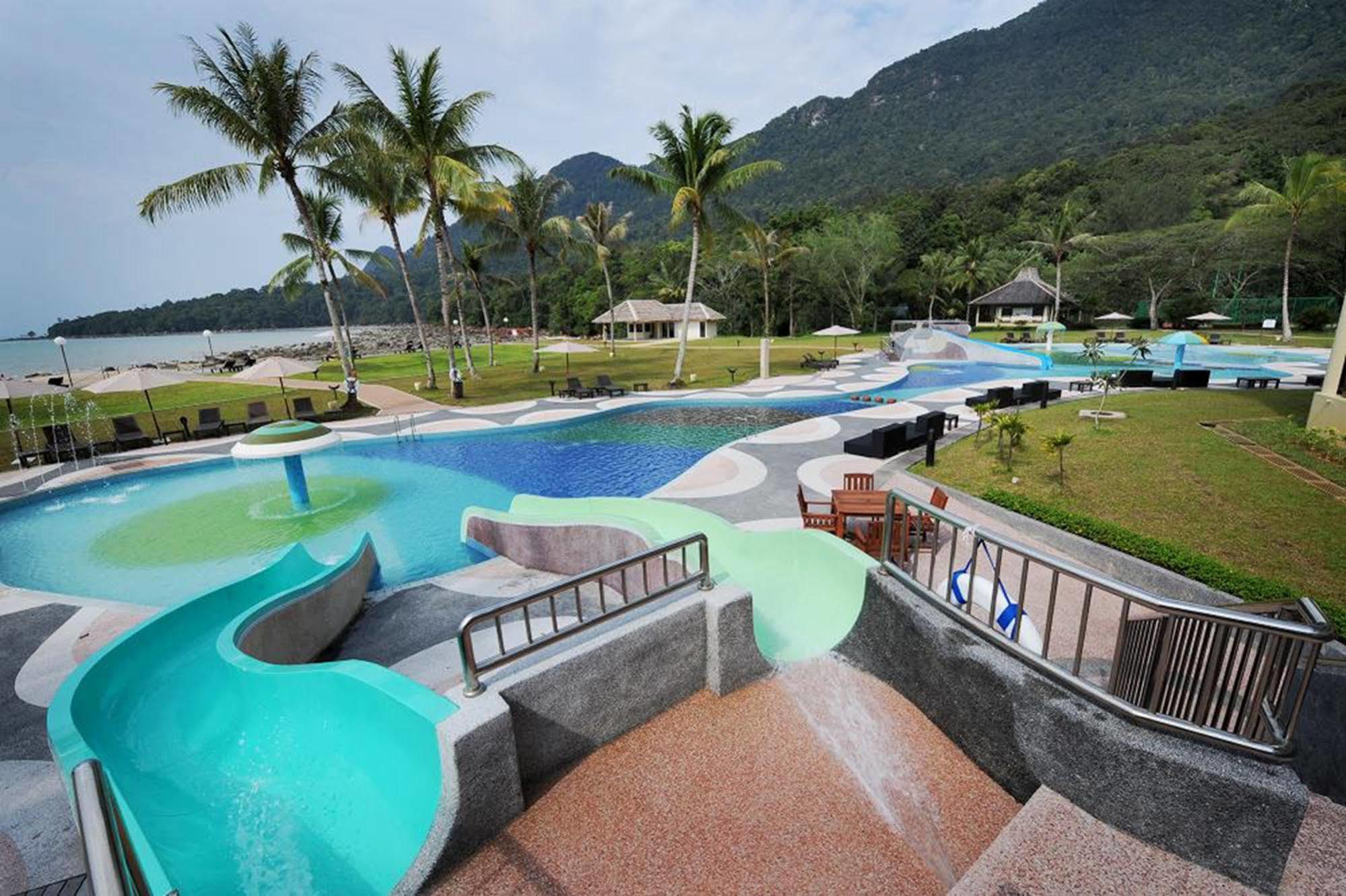 ดาไม ปูริ รีสอร์ท แอนด์ สปา กูชิง ภายนอก รูปภาพ Waterpark
